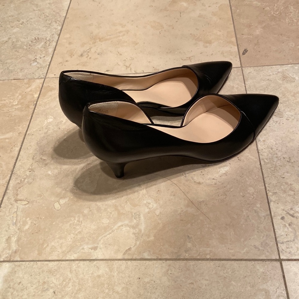 Nine West Arlene Pointy Toe heels in black leather